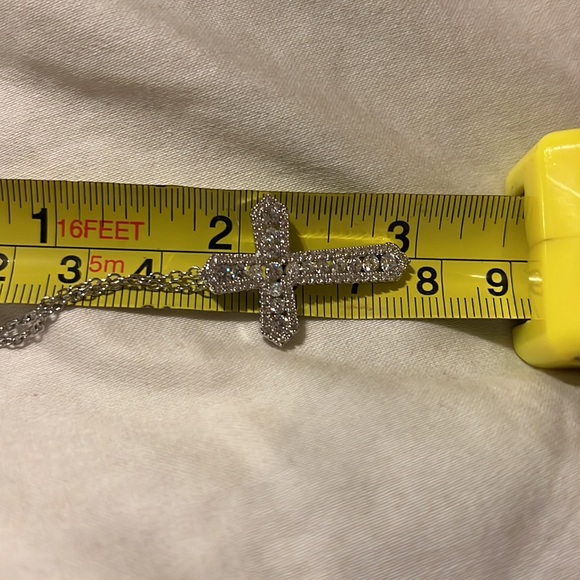 New Cross necklace - Picture 5 of 5